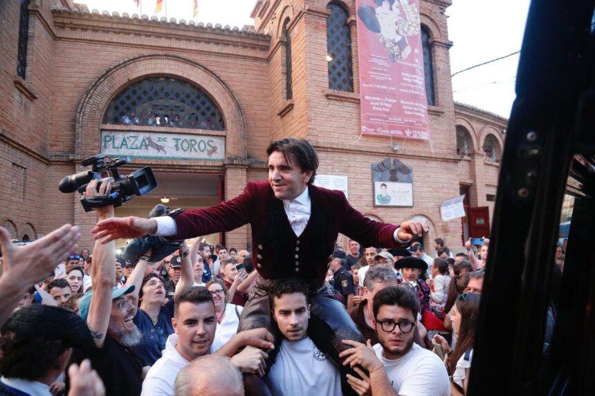 Diego Ventura sale a hombros en Teruel